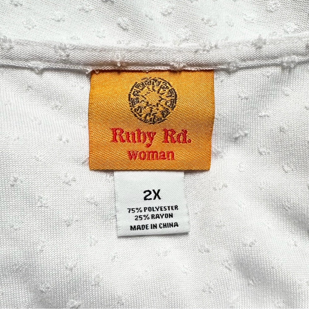 Ruby Rd. Swiss Dot Textured Patio Party White Top - Picture 7 of 8